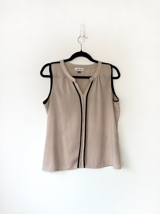 Blusa palo rosa con detalles negros