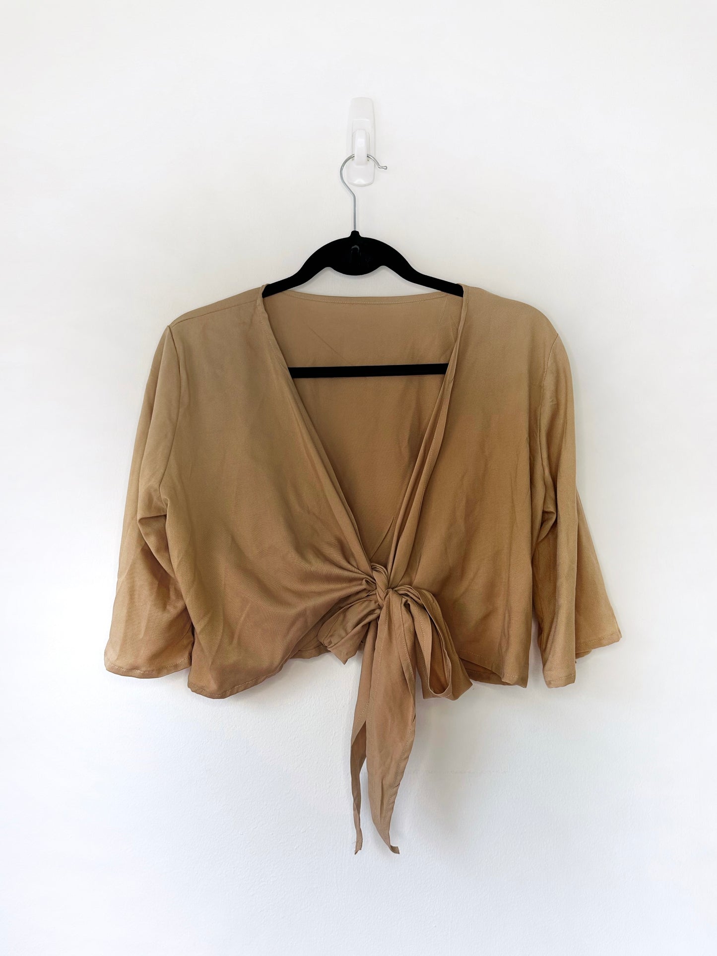 Blusa con amarre en el pecho